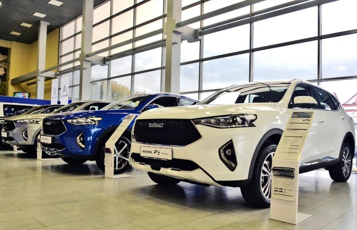 рынок автомобилей. автомобильный рынок россии. автосалон в россии. автомобильный рынок. новинки российского рынка авто.