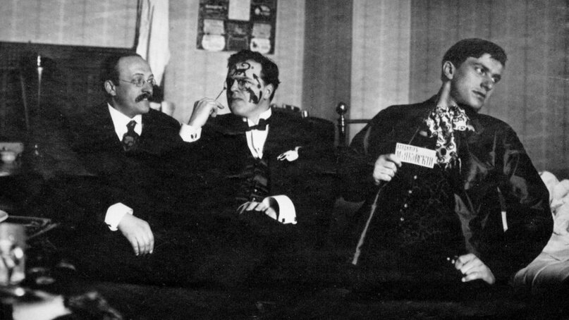 Андрей Шемшурин, Давид Бурлюк, Владимир Маяковский. Москва, 1914 год