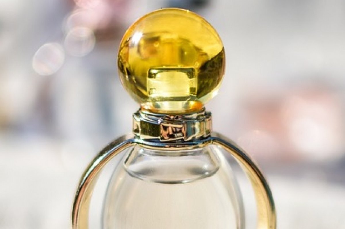    Духи за 4 500 рублей украл татарстанец, гулявший по торговому центру