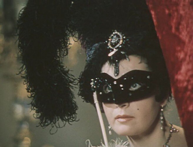 Кадр из фильма "Летучая мышь" (1979)