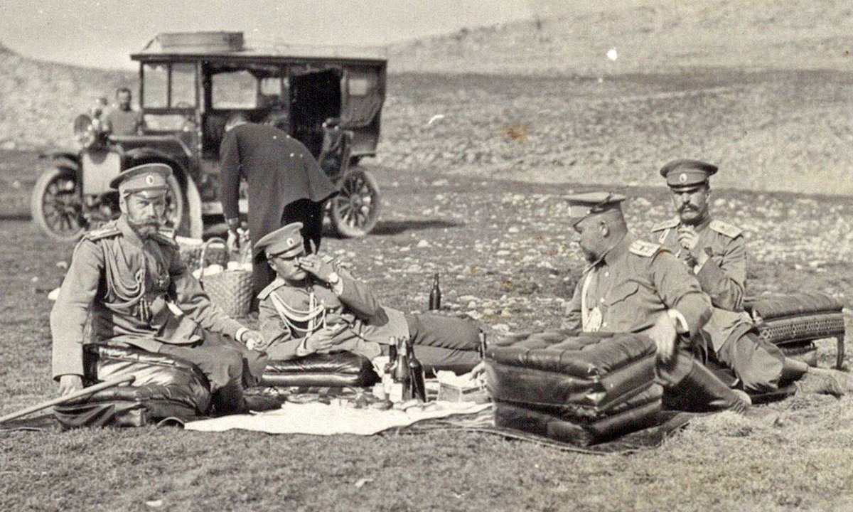 Николай II со свитой на плато Ай-Петри. 17 октября 1911 года.
