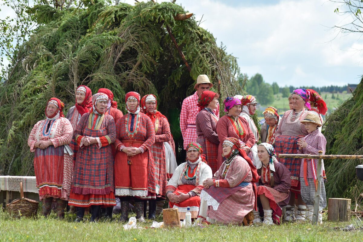 Природные народы. Национальный праздник бесермян «Корбан» Удмуртия. Бесермяне в Удмуртии. Бесермяне в Удмуртии традиции. Национальный костюм бесермян в Удмуртии.