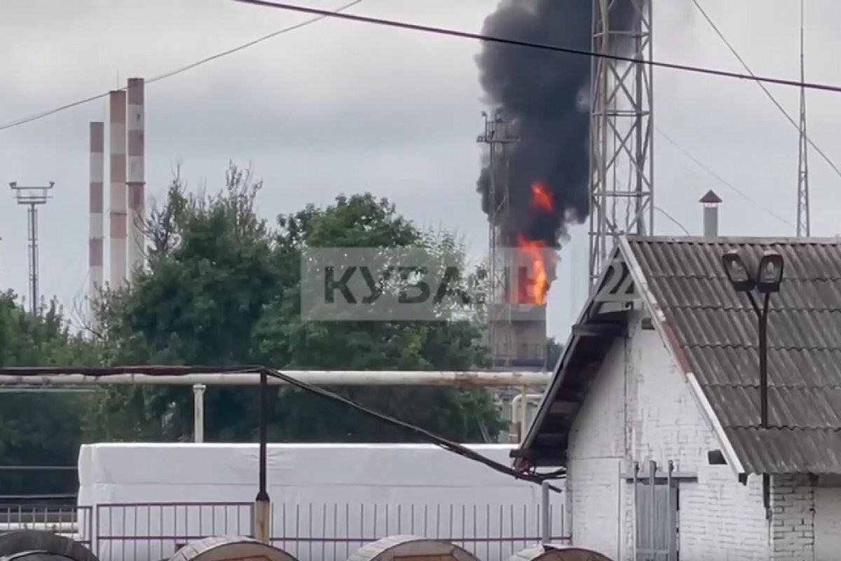    Над Краснодарским НПЗ снова разгорелся пожар