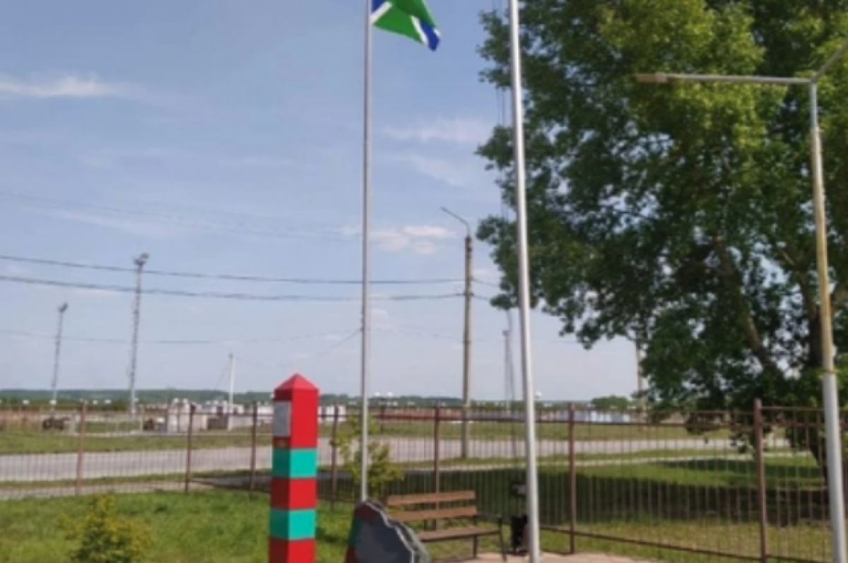    Под Новосибирском снесли флагшток около монумента погранвойскам