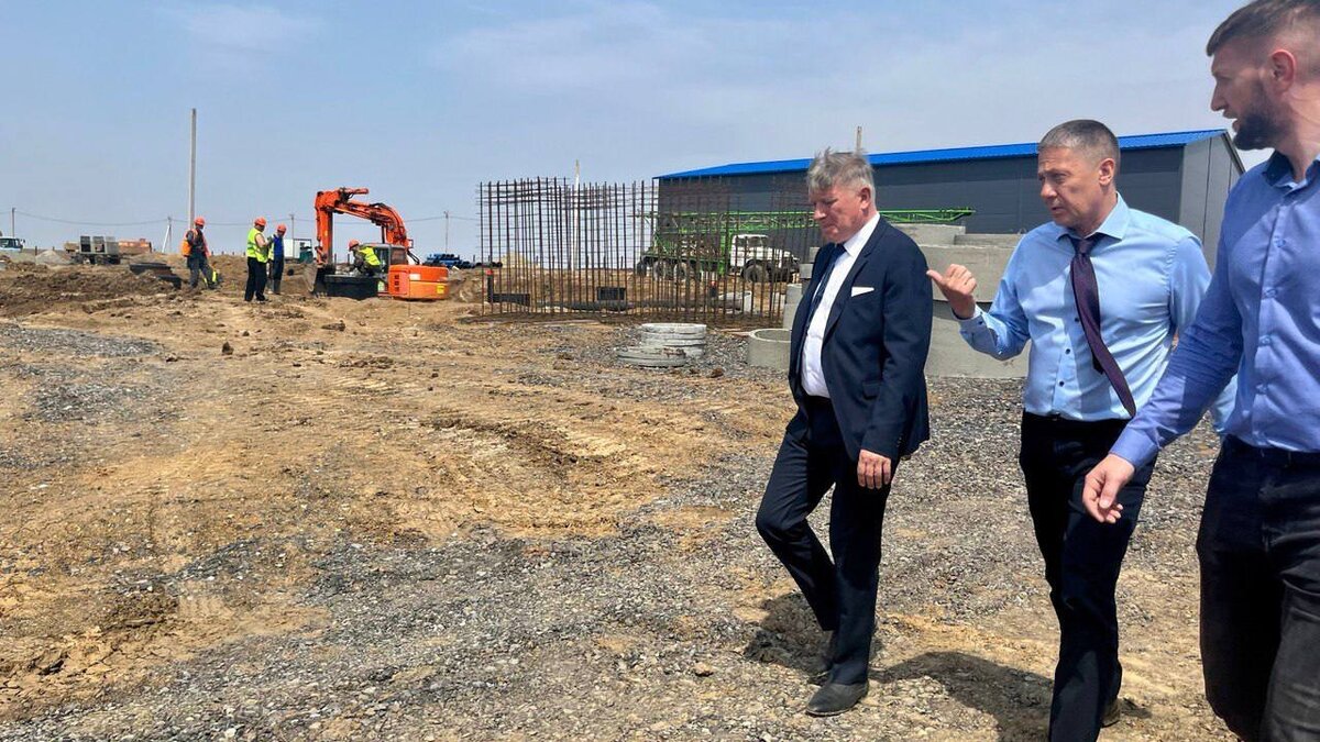     Партия «Единая Россия» включила в составленную ей народную программу около 70 актуальных изменений. Коррективы коснулись всех разделов документа, кроме того, появилось два новых раздела — «Развитие новых регионов» и «Развитие туризма».