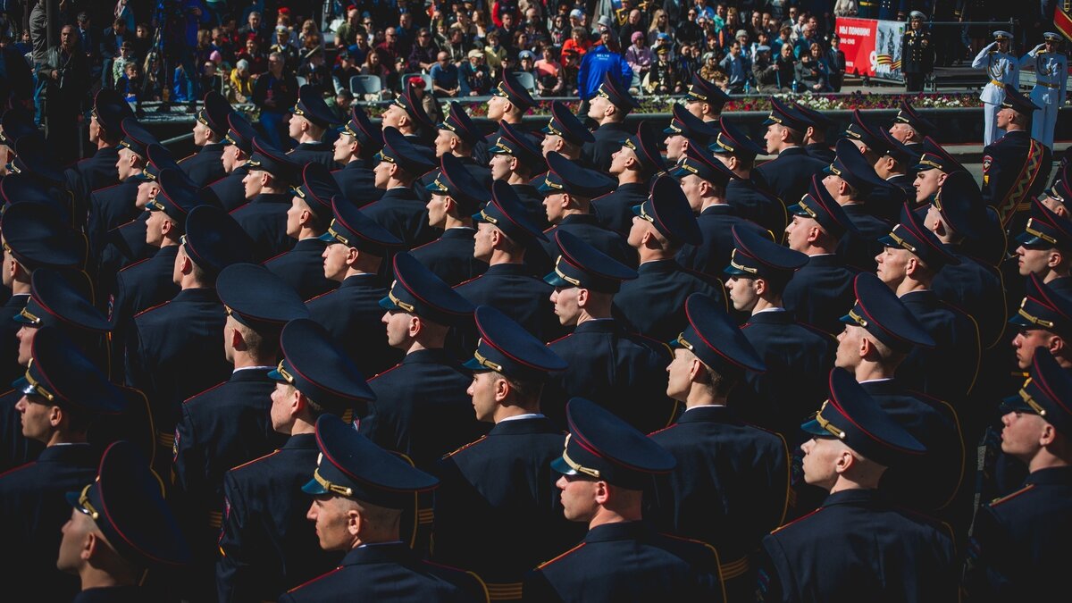     Более 300 жителей Таганрога отправятся в армию этим летом, сообщил военком города Андрей Першин.