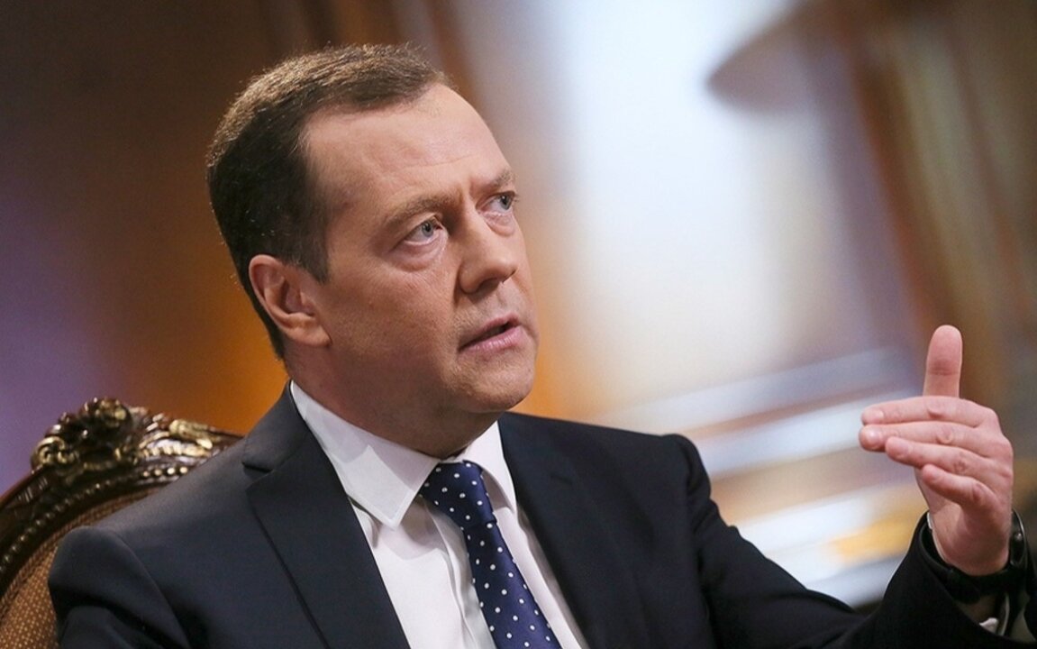    Медведев заявил, что санитарная зона на Украине должна проходить по границам Львова