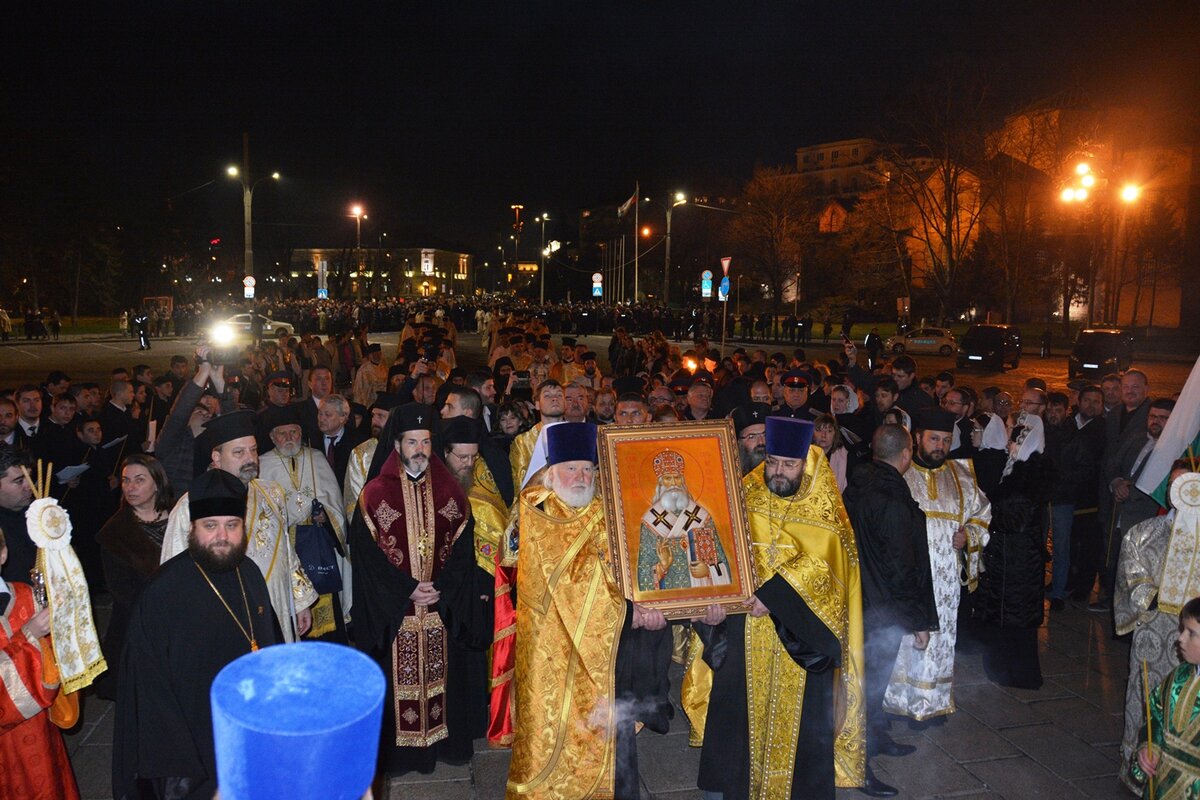 Участники торжественного шествия в честь прославления великого Чудотворца Серафима Софийского и Богучарского на Валааме. 