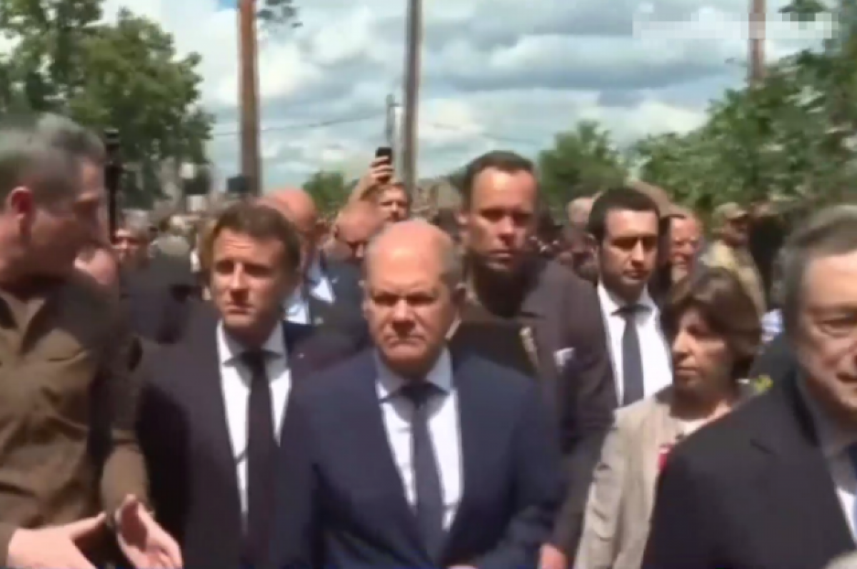    Песков оценил желание Шольца и Макрона поговорить с Путиным