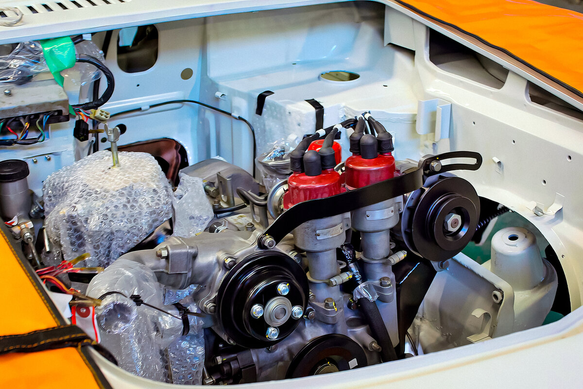    Как отмечает Hotcars, Cosmo можно считать революционной из-за её мотора. РПД вдохновил такие машины, как экспериментальные Chevrolet Aerovette и Mercedes-Benz C111 с четырёхсекционными роторно-поршневыми агрегатами. Без «Космо» Mazda вряд ли получила бы репутацию своеобразной, идущей своим путем компании.   
Mazda