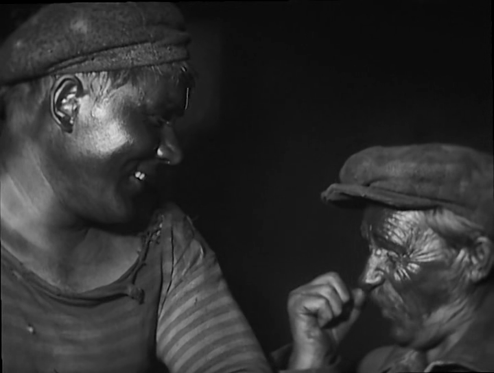 Кадр из фильма "Большая жизнь" (1939)