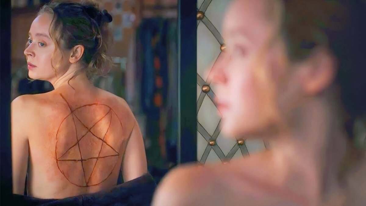 Психиатр пытается помочь молодой девушке, сбежавшей из культа, подвергая себя и свою семью большой опасности.