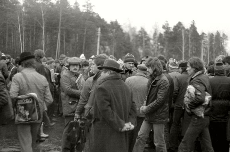 Всесоюзный вещевой рынок "Шувакиш" или "туча" по-нашему во второй половине 70-х... Яндекс-фото 