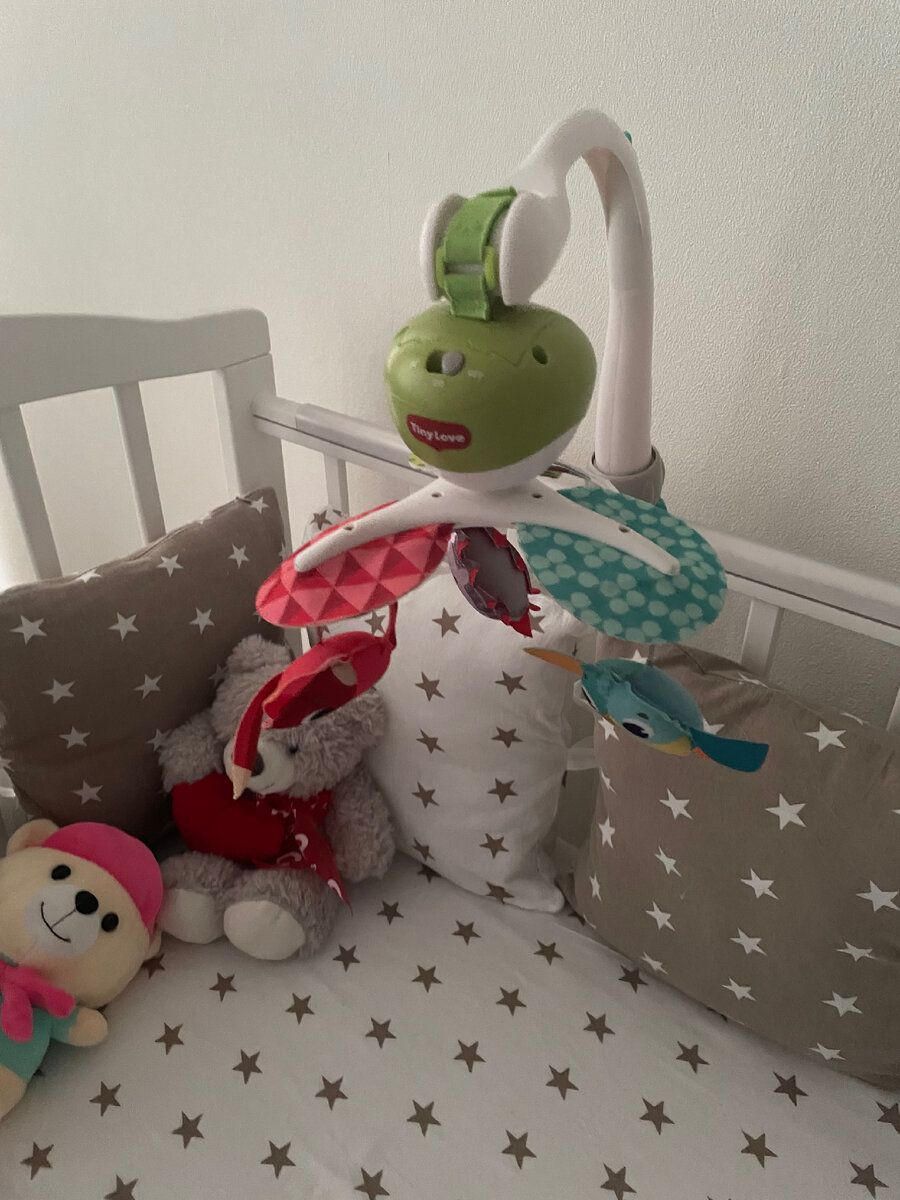 2 режима: может с музыкой кружиться и просто без звука тоже вращается