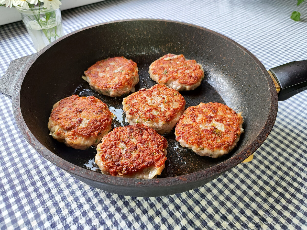 Котлеты из свино-говяжьего фарша и сырого картофеля | Готовим вкусно дома/  Кулинария/ Рецепты | Дзен