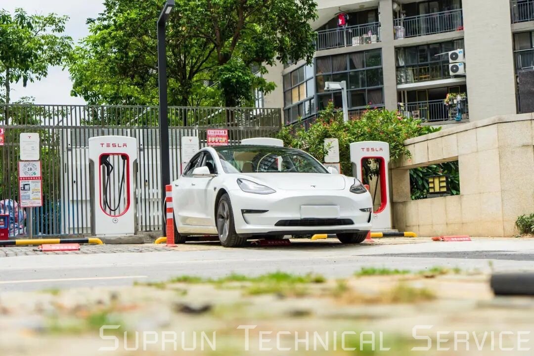 Сверхбыстрая зарядная станция от Tesla