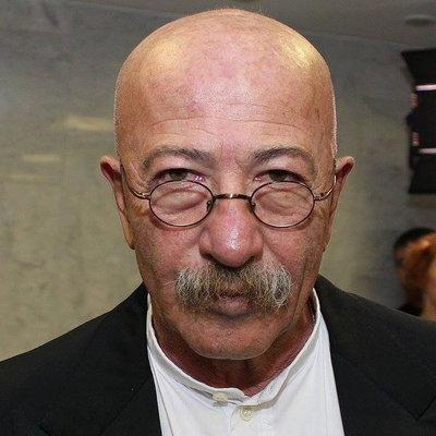     Александр Розенбаум попал в больницу в Красноярске