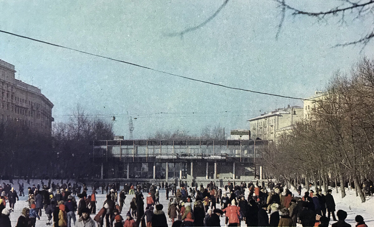 Саввинское подворье в москве. Москва эффект движения ночь. Москва тогда и сейчас. Московские переулки. Несколько лет назад в центре столицы.