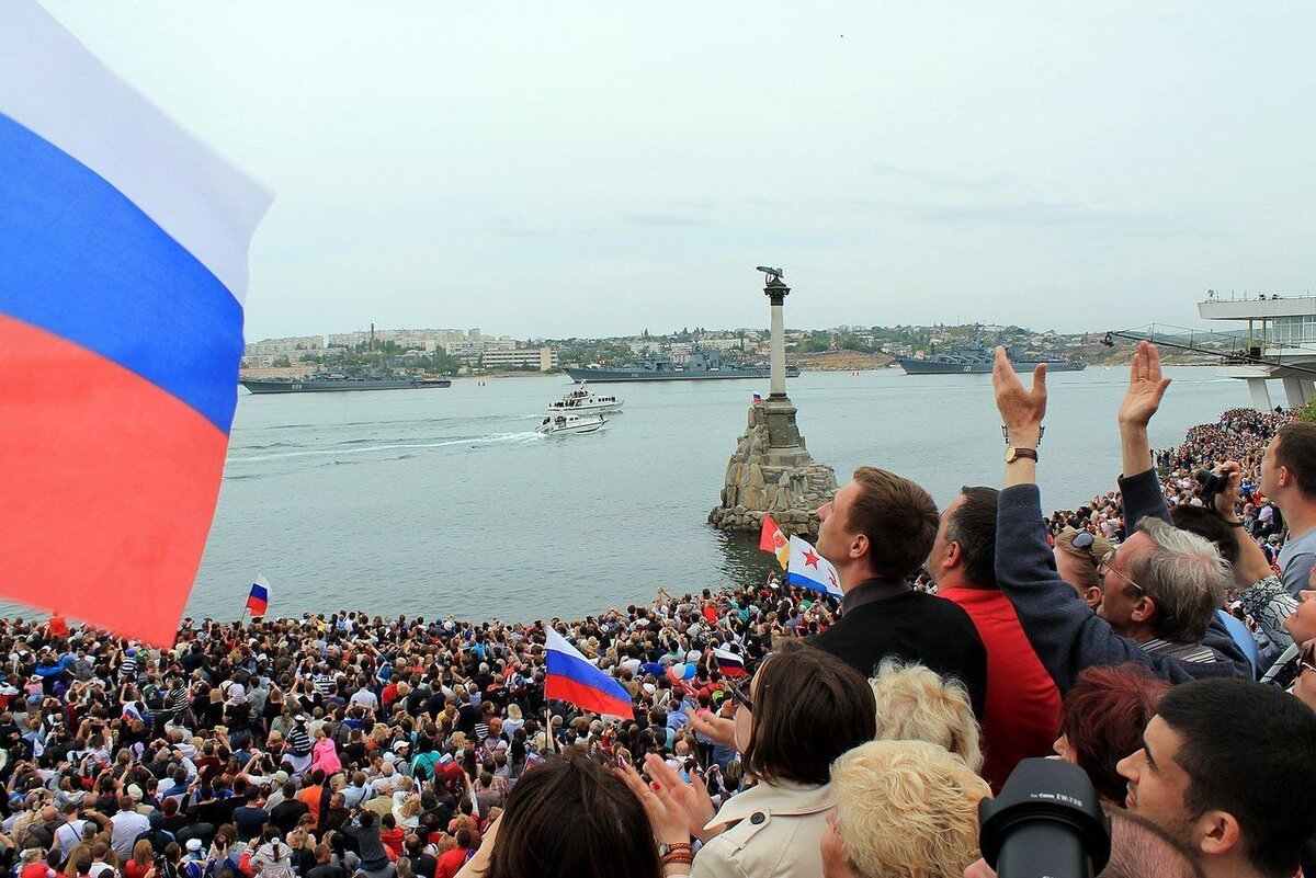 Русский крым севастополь. День России в Крыму. Севастополь Россия. День России Севастополь. Крым 2014.