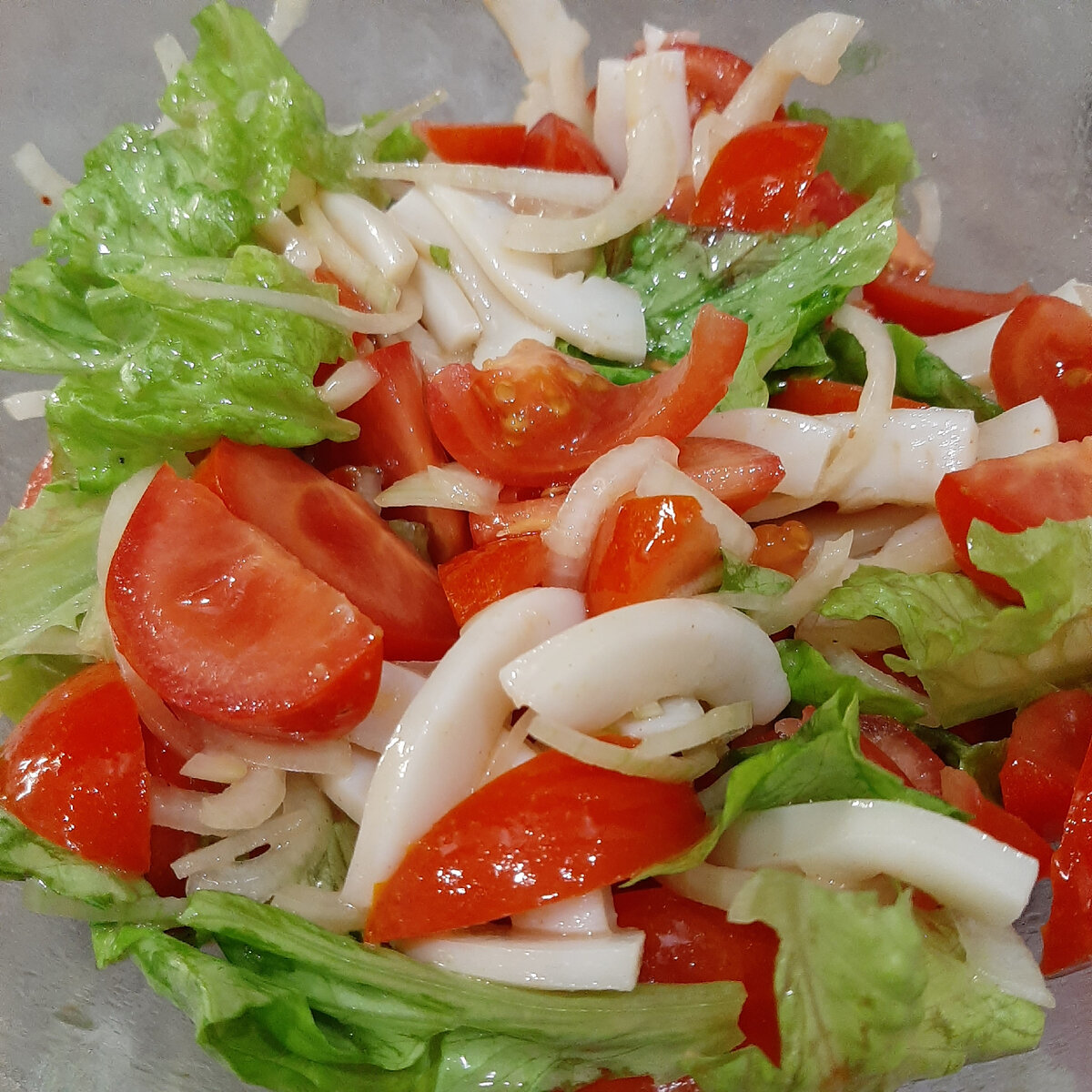 Можно кальмары в пост великий ответ. Салат овощной соломкой в комбайне. Как чистить кальмары для салата.