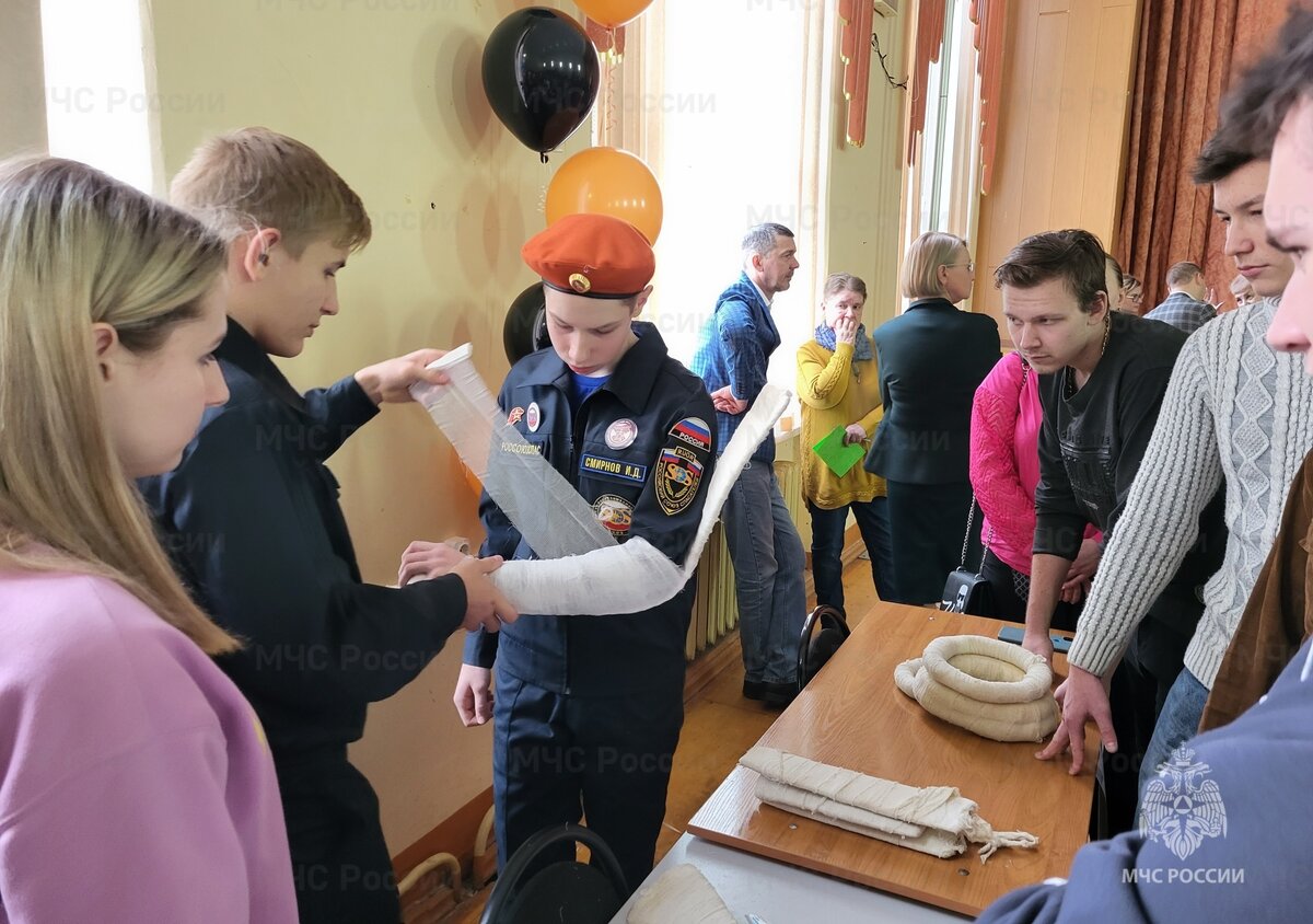 С 2023 года в Костромской области реализуется образовательный гражданско-патриотический проект Главного управления МЧС России по Костромской области и регионального отделения «Школы безопасности» под названием «Защита Отечества: обязанность и честь». К разработке и реализации проекта присоединились также Центр патриотического воспитания и допризывной подготовки молодежи «Патриот», ПАО «Россети Центр» - «Костромаэнерго», региональные отделения РОСОЮЗСПАСа, ВДПО и Красного Креста, Станция скорой медицинской помощи и медицины катастроф, Военная академия РХБ защиты, Росгвардия, Центр внешкольной работы «Беркут», уполномоченный по правам ребенка в Костромской области. 
