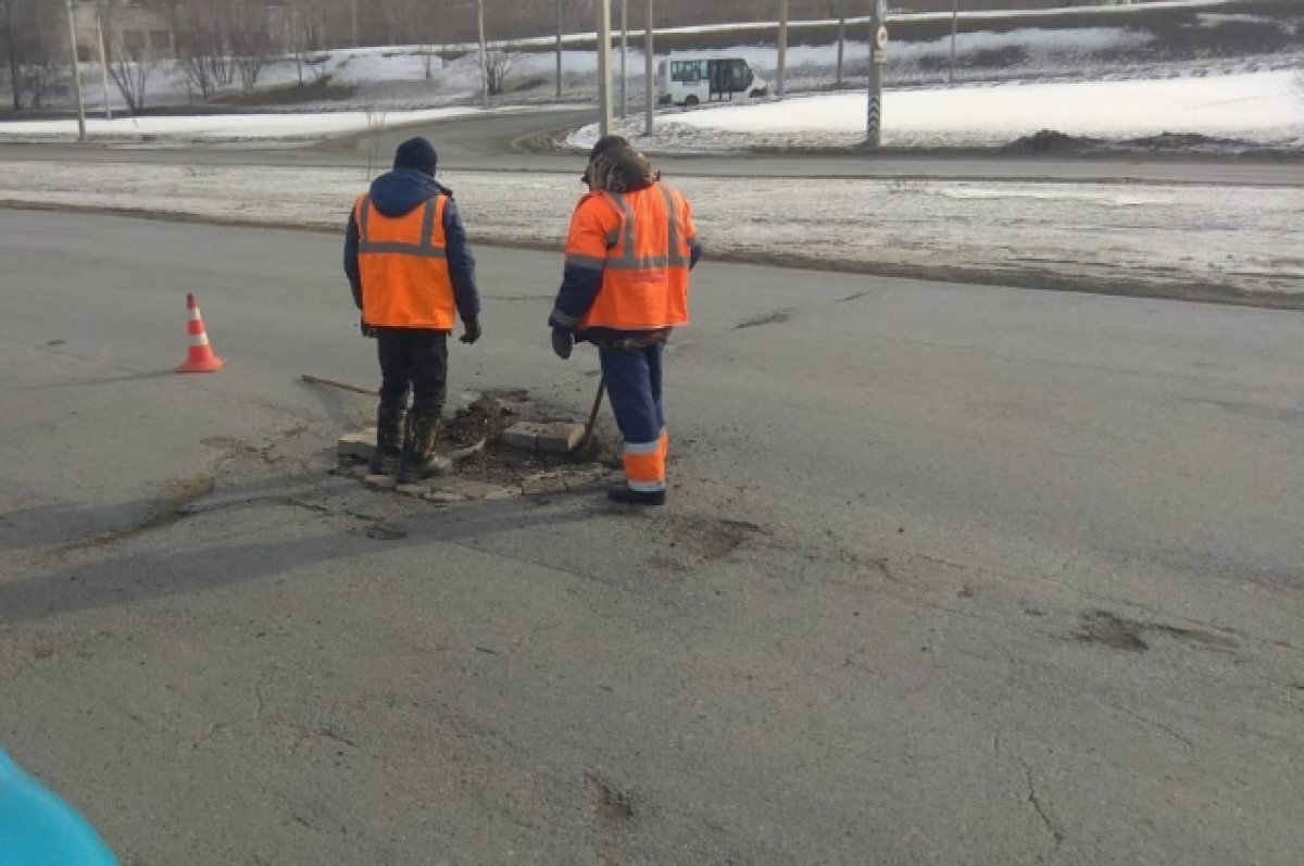    Кое-где в Омске работы уже начались.