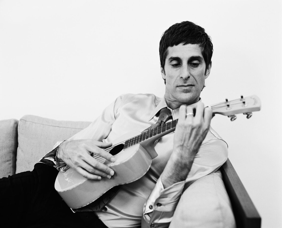 Перри Фаррелл собственной персоной.