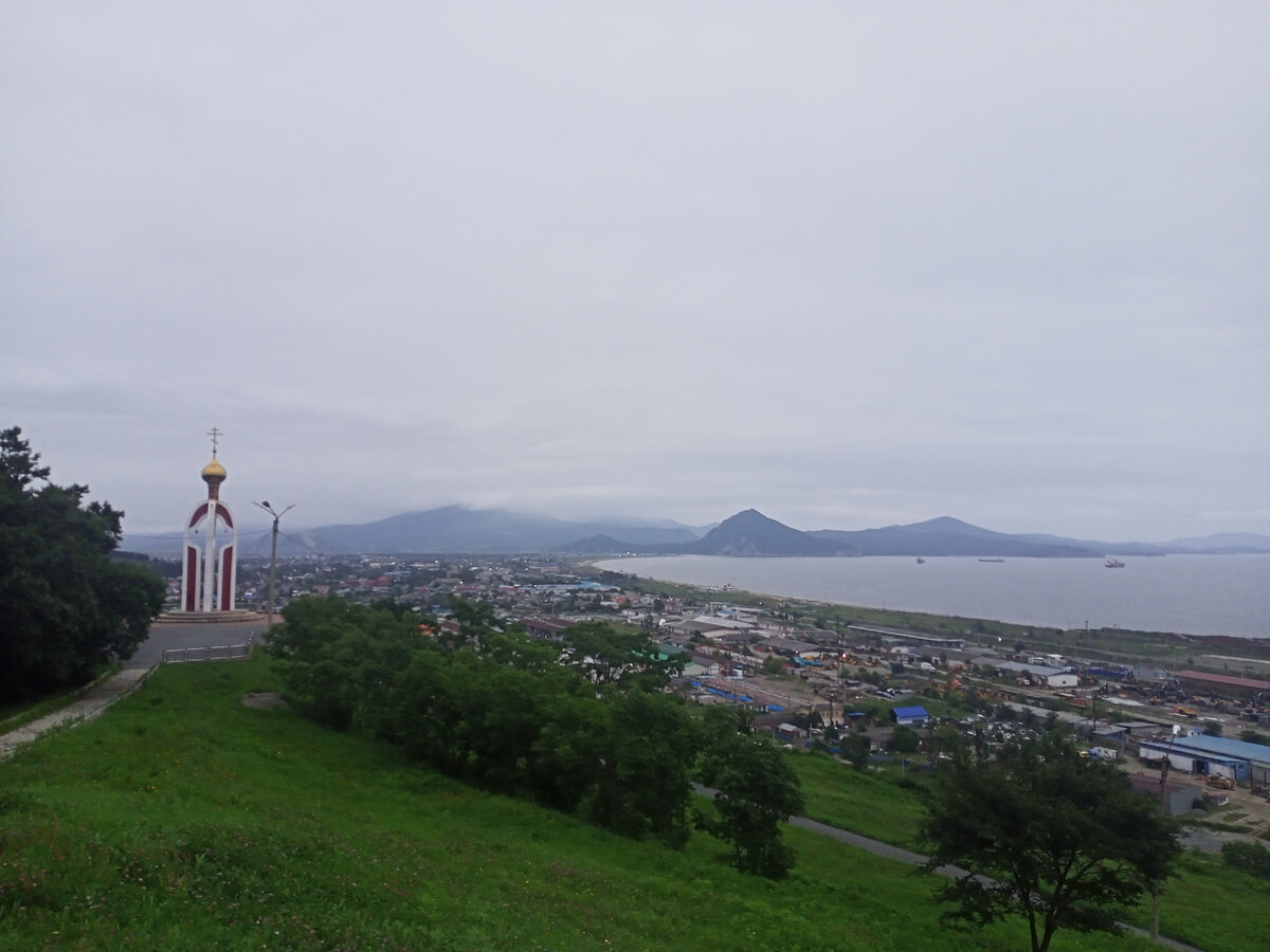 Вершина Сестры хорошо видна из города