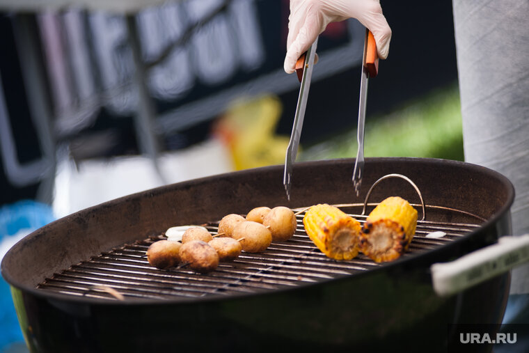    Жители дома самовольно установили барбекю и сауну на крыше дома