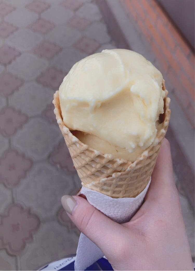 Решила покушать мороженку 🔞