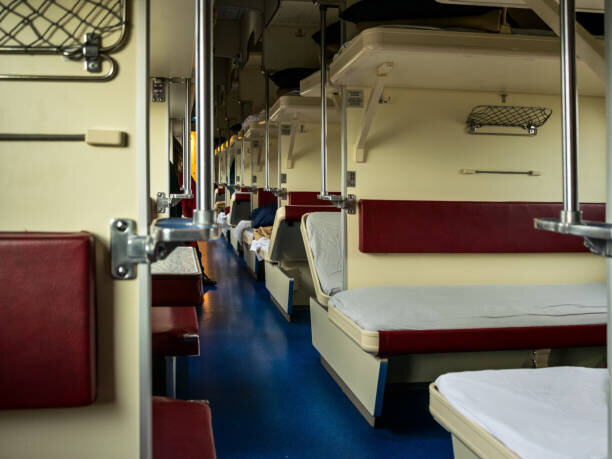 19-летний парень задержан за домогательства к школьнице в вагоне поезда
