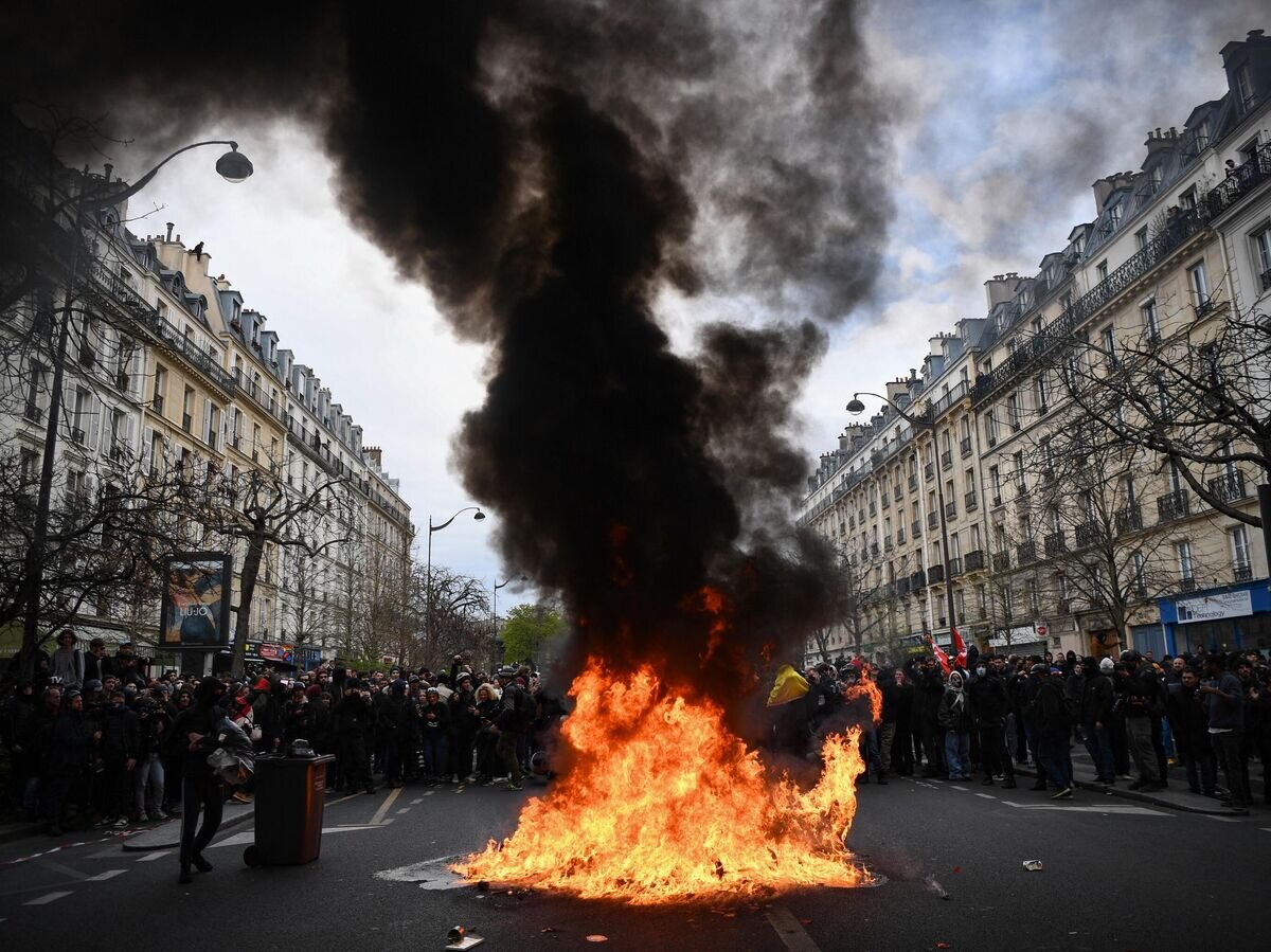    Протесты против пенсионной реформы в Париже© AFP 2023 / Christophe Archambault