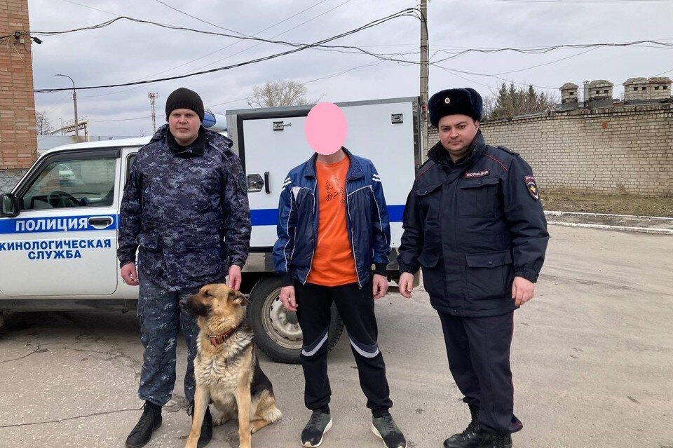     Полицейские задержали жителя Рязани, угрожавшего убийством собственной матери. Фото: пресс-служба УМВД по Рязанской области.