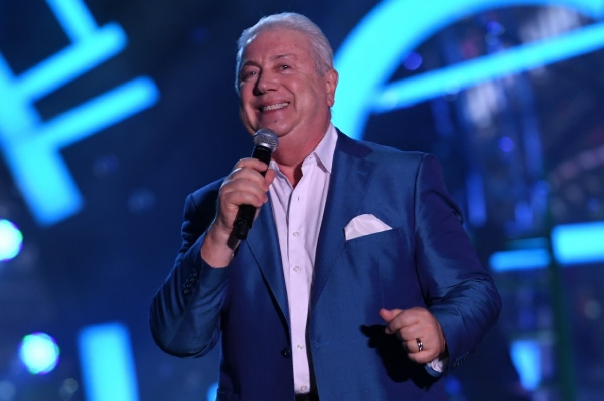    Артист Владимир Винокур.