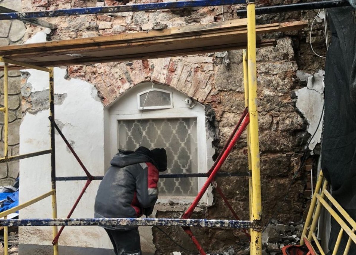 Синтаксический разбор предложения схема. Разбор синтаксический разбор предложения. Реставрация объектов культурного наследия. Тогда он оглушительно ронял на флигель громадные. А.