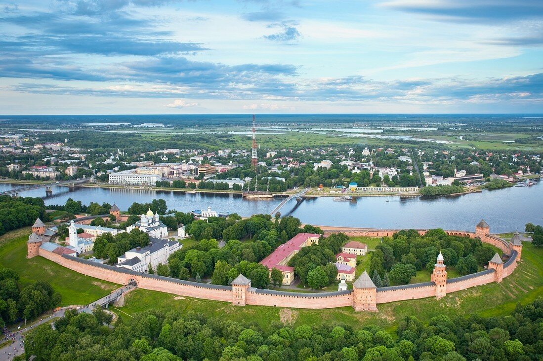 Новгородский Детинец. Детинец в Великом Новгороде. Новгородский Детинец фото.