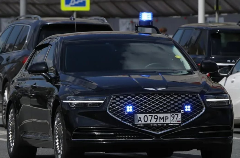 "Откуда столько денег? Наболтал!" - автопарк Дмитрия Пескова. На чём ездит пресс-секретарь