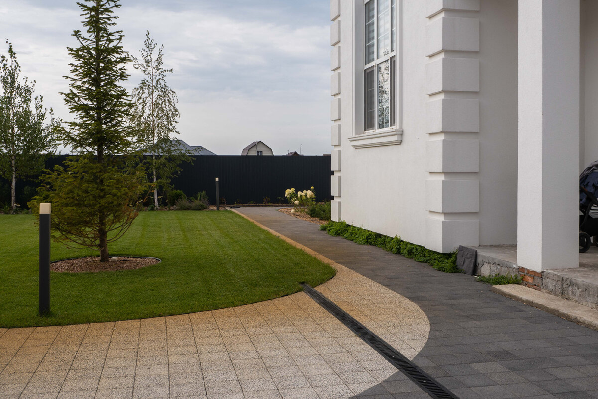 тротуарная плитка белая и черная