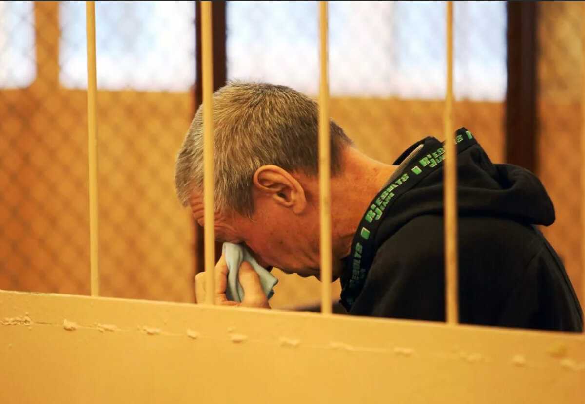 Подсудимый. Последнее слово подсудимого. Политзаключенный в россии. Последнее слово подсудимого образец. Обвиняемый в зале суда.