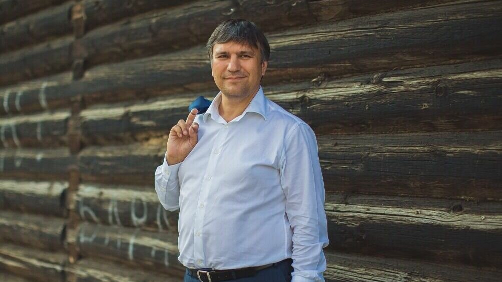     Депутат горсовета Красноярска Константин Сенченко ушел в отставку по собственному желанию. Об этом он сообщил в своих соцсетях.