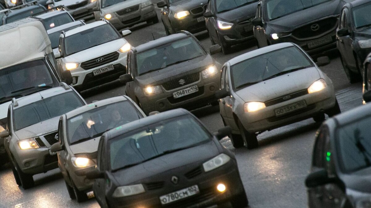     Пробки образовались возле кладбищ в Нижнем Новгороде 25 апреля. Об этом свидетельствуют данные «Яндекс.Карт».