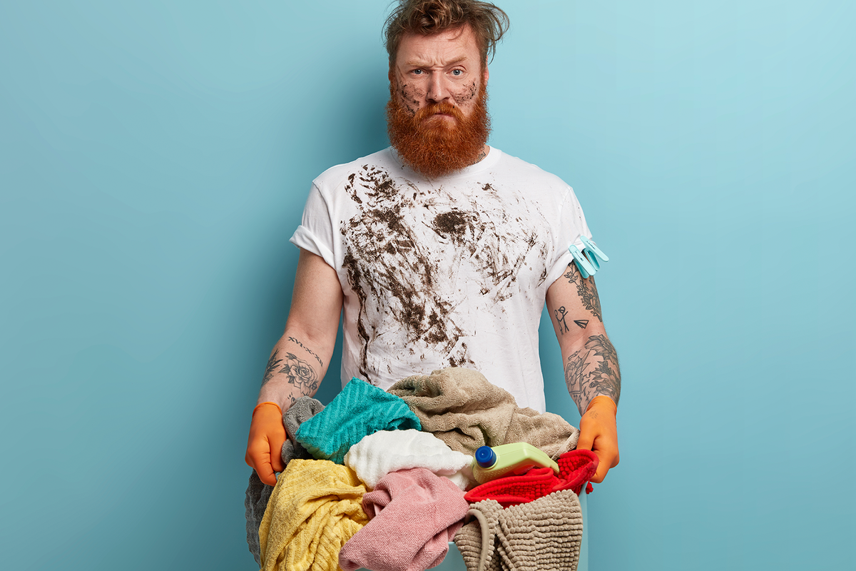     Как избавиться от жирных пятен на футболке: 10 простых способов