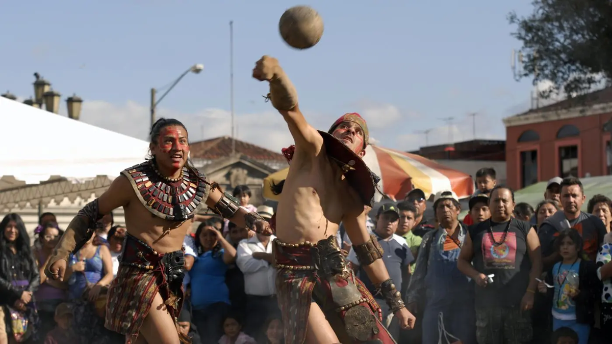 Источник: https://www.reference.com/history-geography/did-mayans-entertainment-4a2c569714ff0db9?qo=contentSimilarQuestions