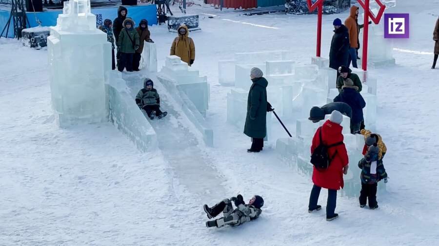  Зимой 2022 года в городе Уфе была открыта выставка скульптур виде матива майнкрафта! Люди сразу узнали мотивы любимый игры!💯😎