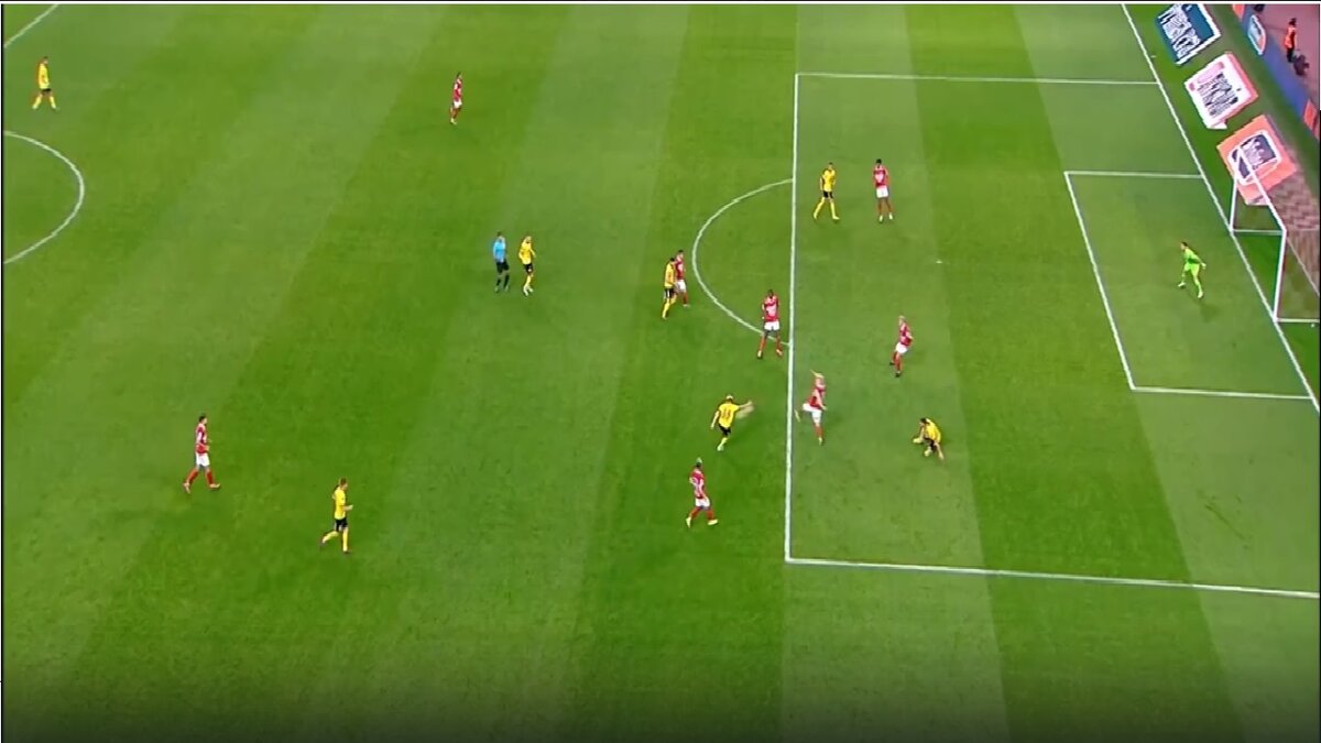 Селява забивает гол