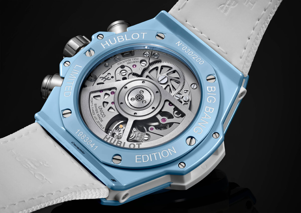   Hublot выпустил лимитированную модель часов в голубом цвете (фото 2)