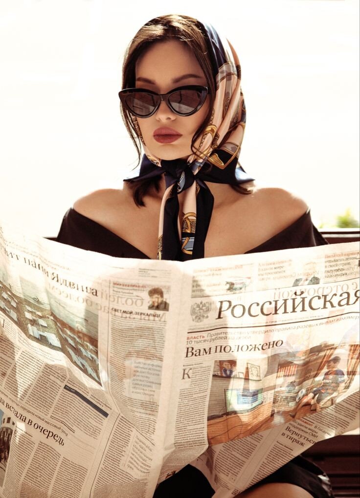 Взрослая женщина попадает в тело маленькой девочки + перемещается во времени назад - в 1997 год. Она приземленная - начинает использовать знания о будущем, чтобы построить империю. Пытается предотвратить трагедию 11 сентября, но выясняет, что это ей не по силам - за этим стоят могущественные люди. Решает не думать о человечестве, а зарабатывает деньги. Первая издаёт Гарри поттера и другие книги, которые знает, что станут бестселлерами, участвует в тендерах на поставки оружия, зная, какие и где будут вооружённые конфликты и кто выиграет и тд. Пока не встречает того, кто догадывается, откуда растут ноги ее успеха