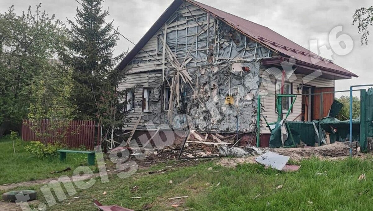     Они вступили в бой с пограничниками в Курской области. Началась перестрелка.