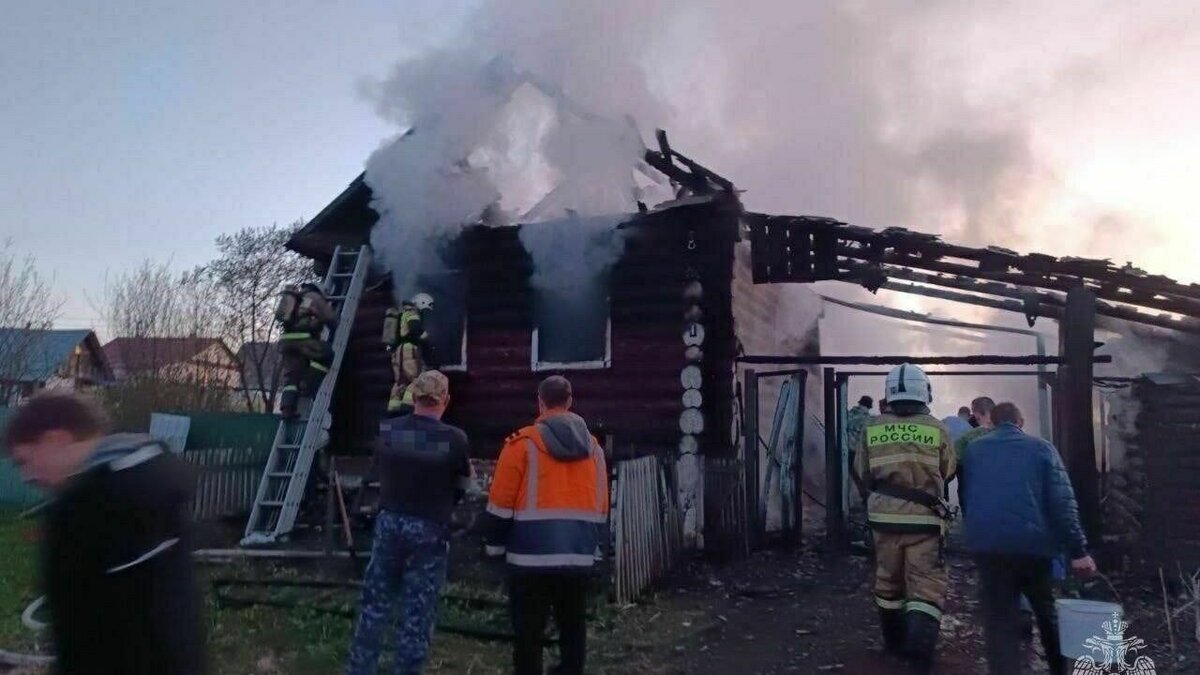     Что на сегодняшний день известно о высокопатогенном гриппе птиц в Удмуртии. Кто поджег дом, в котором погибли двое маленьких детей. Сколько сотен миллионов задолжал миндортранс республики подрядчикам. Udm-info подводит информационные итоги среды, 10 мая.