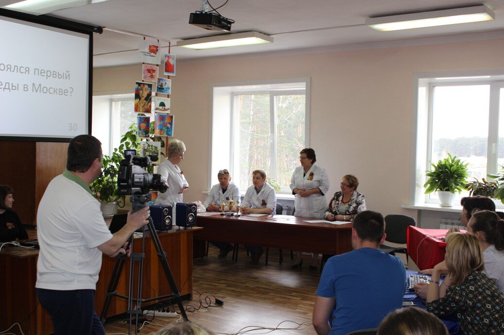 Жюри обсуждает ответ